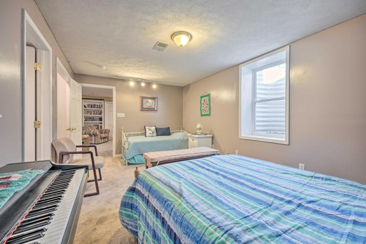 Lovely 3- Bedroom Apartment With Street Parking. Goshen Buitenkant foto