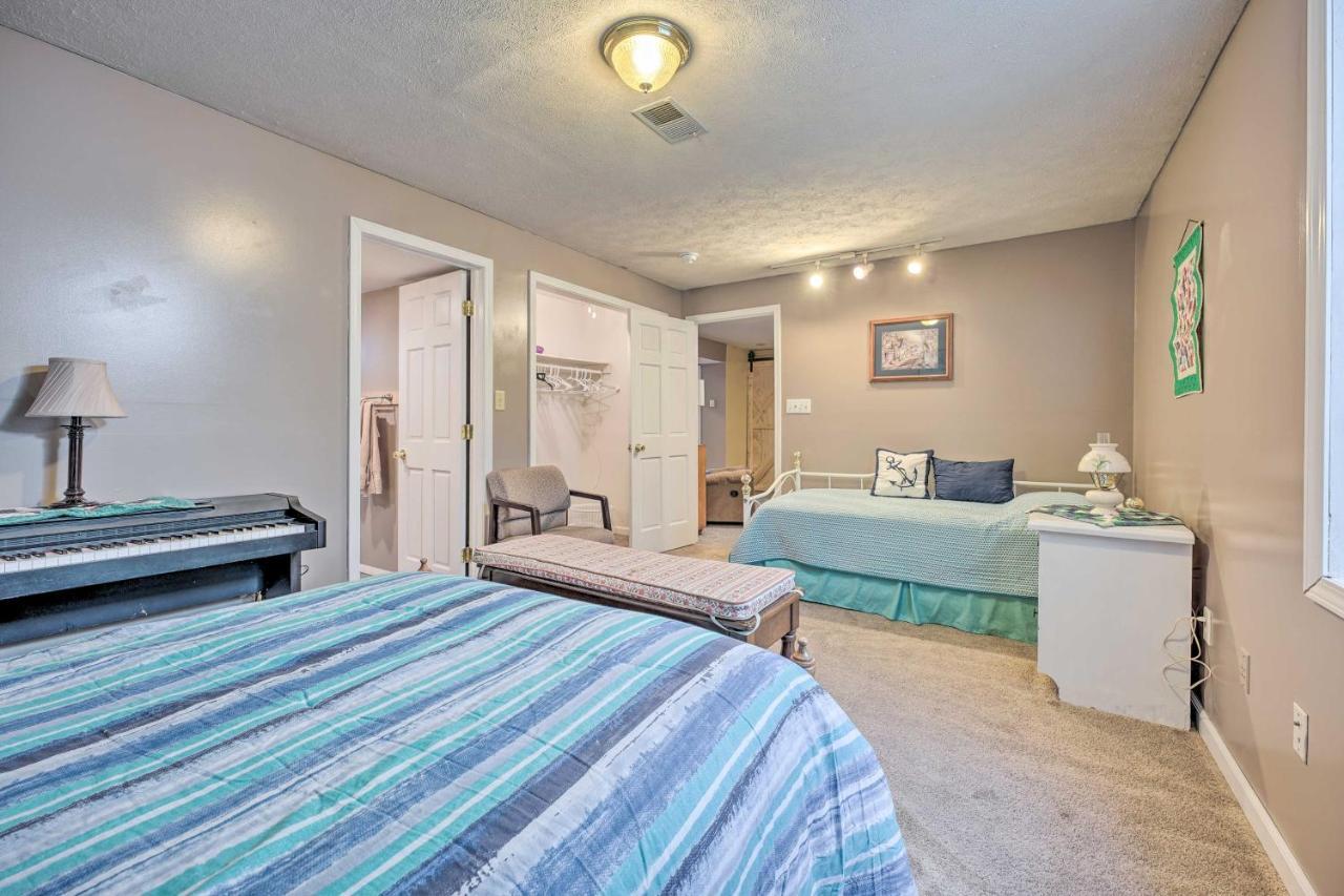 Lovely 3- Bedroom Apartment With Street Parking. Goshen Buitenkant foto