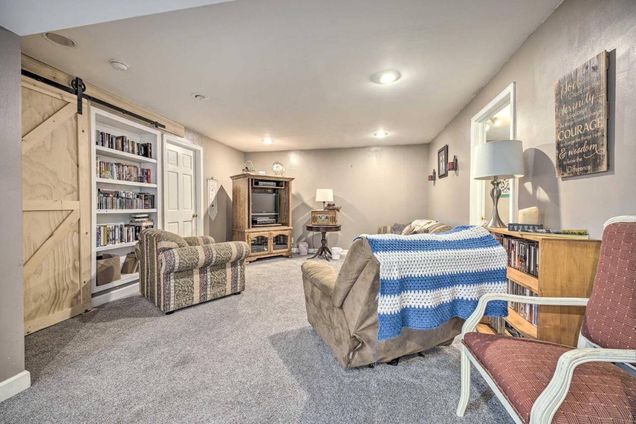 Lovely 3- Bedroom Apartment With Street Parking. Goshen Buitenkant foto