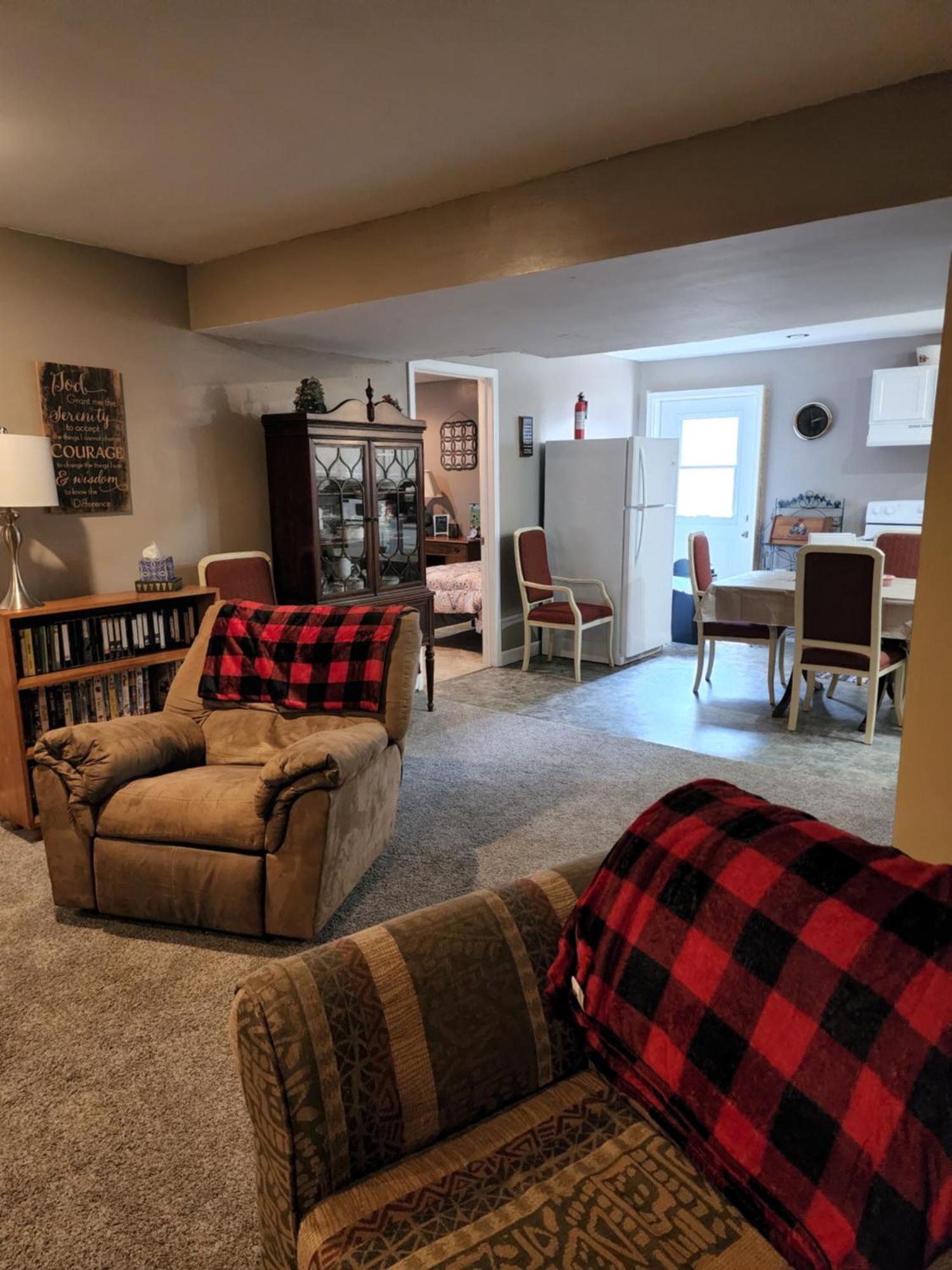 Lovely 3- Bedroom Apartment With Street Parking. Goshen Buitenkant foto